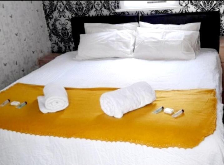 Penzance Cottage Room photo