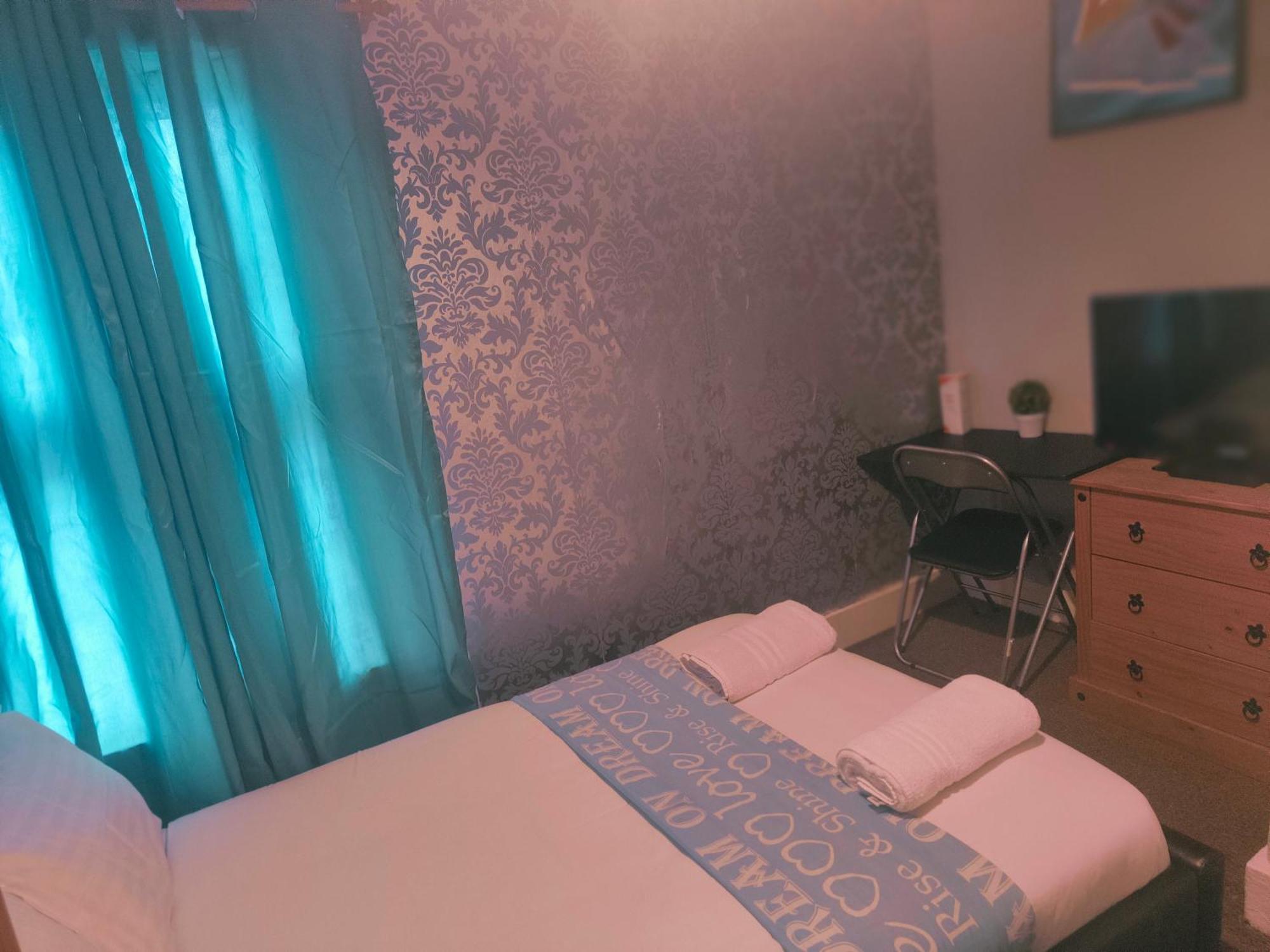 Penzance Cottage Room photo