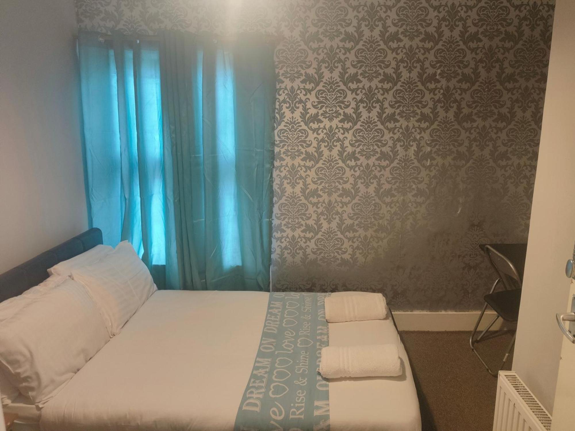 Penzance Cottage Room photo
